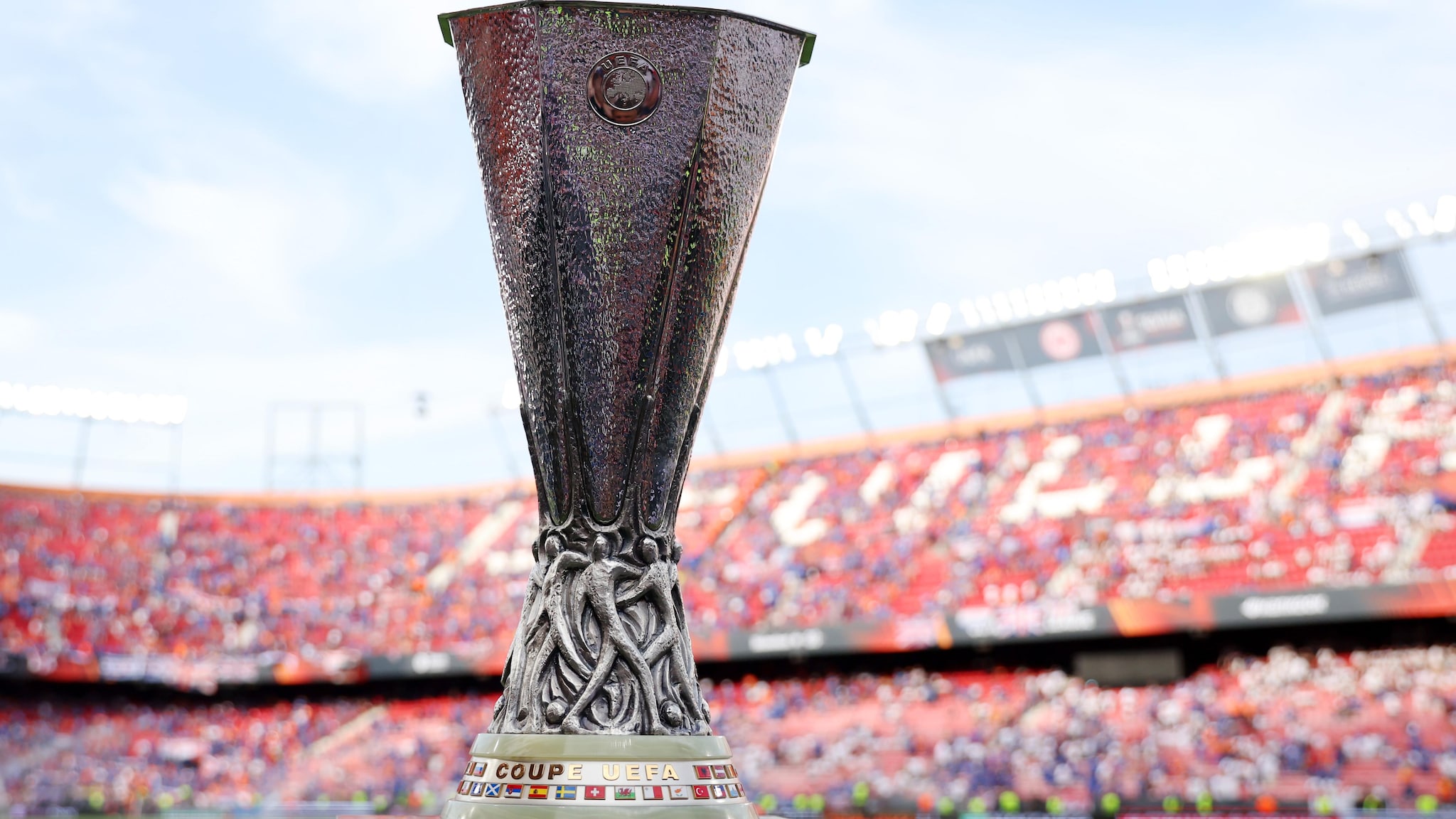 Europa League draw: Real Sociedad get Manchester United, AZ Alkmaar welcome Tottenham, Roma draws final hosts Athletic Club.