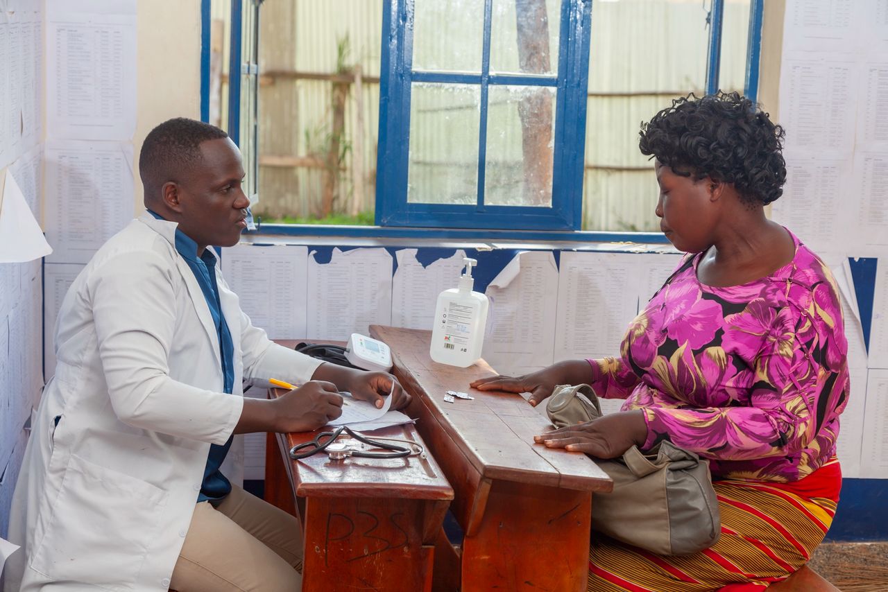 Hundreds turn up for free medical services at Nakivubo Blue Primary School